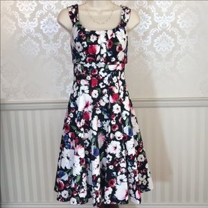 White House Black Market Sleeveless Floral Dress